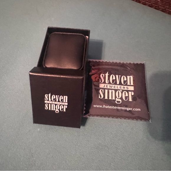 Size 8 Silver Legacy Infinity Ring with black and white diamonds - Picture 8 of 9